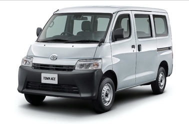 フロントスタイリング DX(2WD)・5M/T。