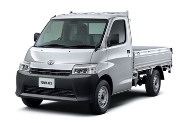 フロントスタイリング DX(2WD)・5M/T