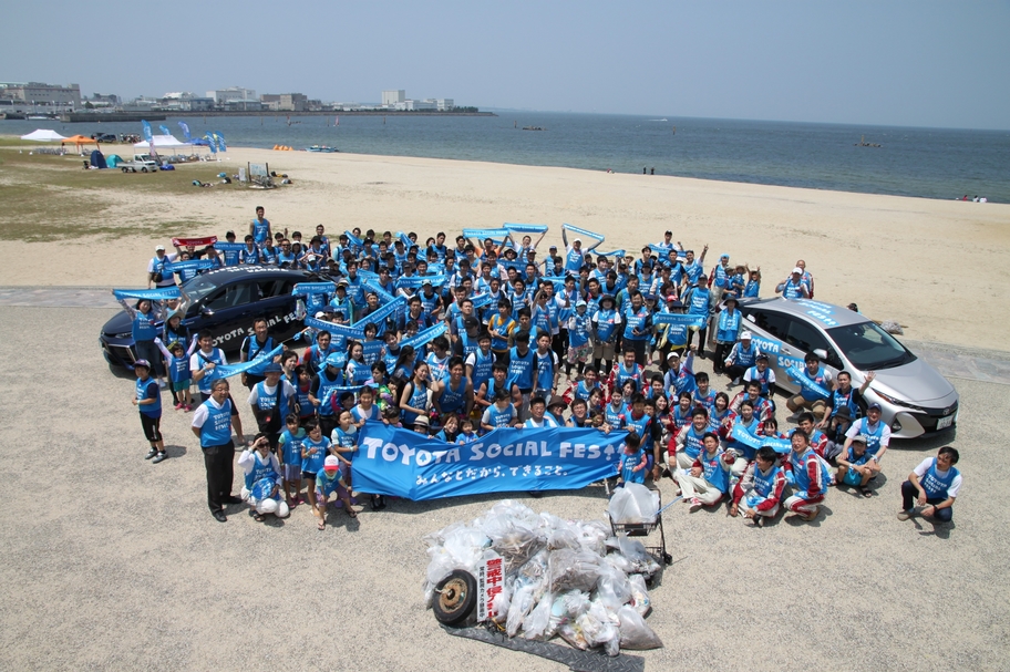 TOYOTA SOCIAL FES.JPG