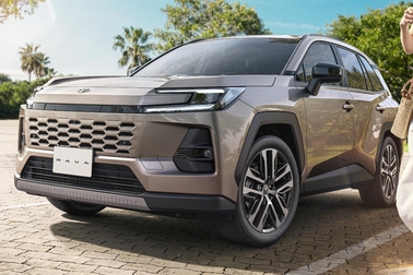 【モデル入り素材】Z（ハイブリッド）