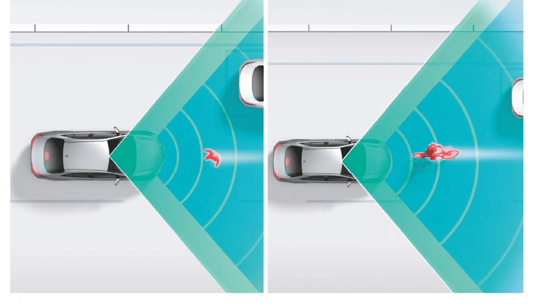 直進時の車両・歩行者検知機能